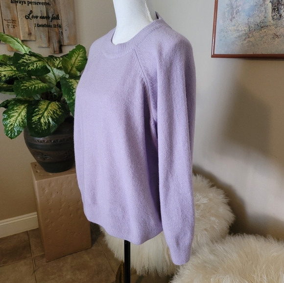 💜Luscious Lavendar VC Sweater💜 - Picture 9 of 9